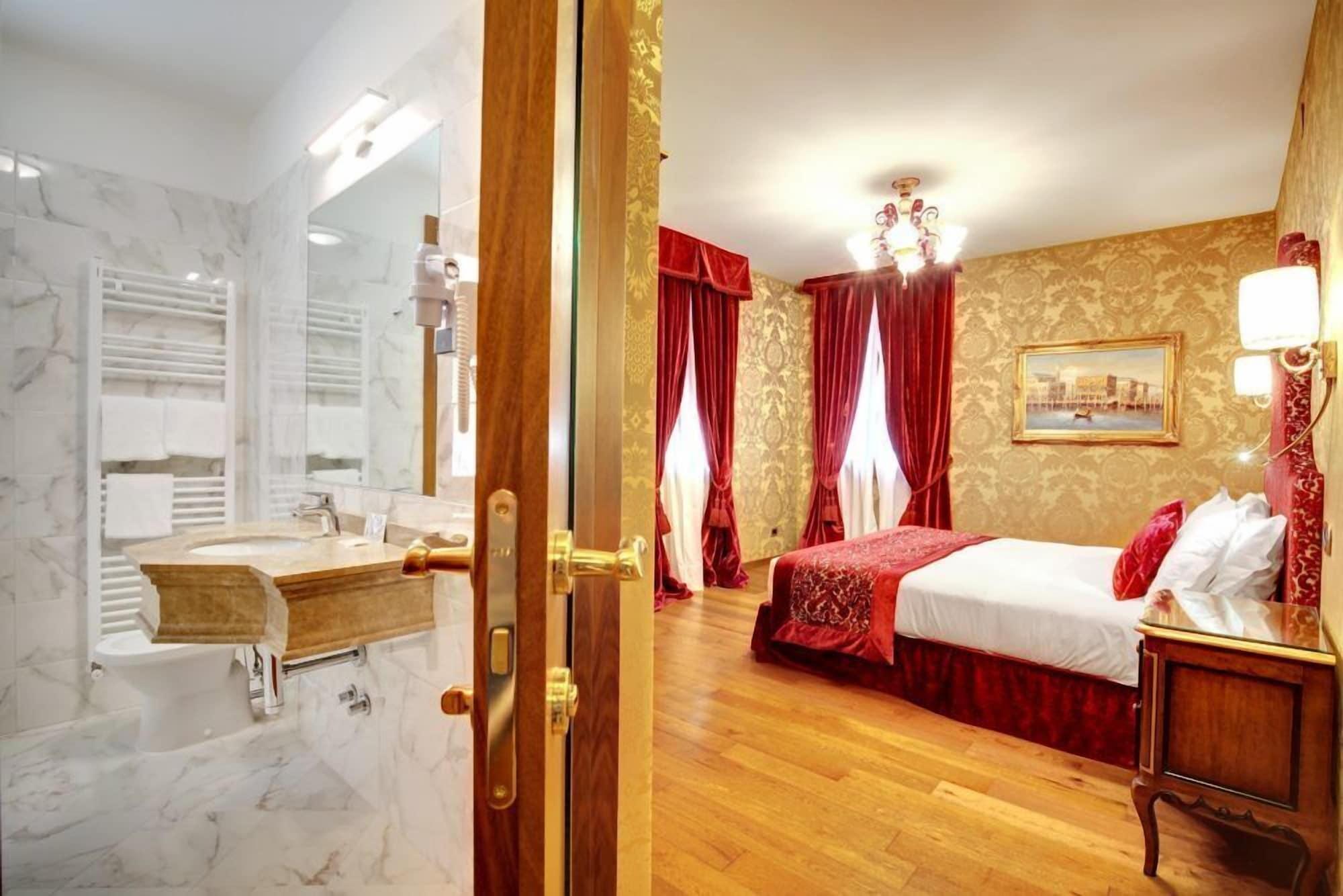 Hotel Casanova Venezia Esterno foto