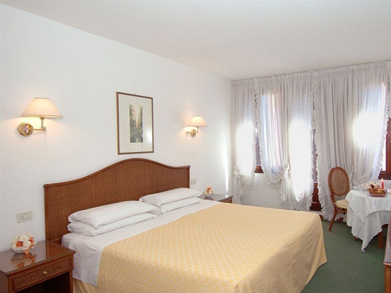 Hotel Casanova Venezia Esterno foto